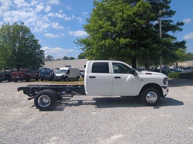 2026 RAM Ram 3500 Chassis Cab RAM 3500 TRADESMAN CREW CAB CHASSIS 4X4 60' CA