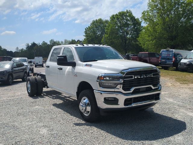 2026 RAM Ram 3500 Chassis Cab RAM 3500 TRADESMAN CREW CAB CHASSIS 4X4 60' CA