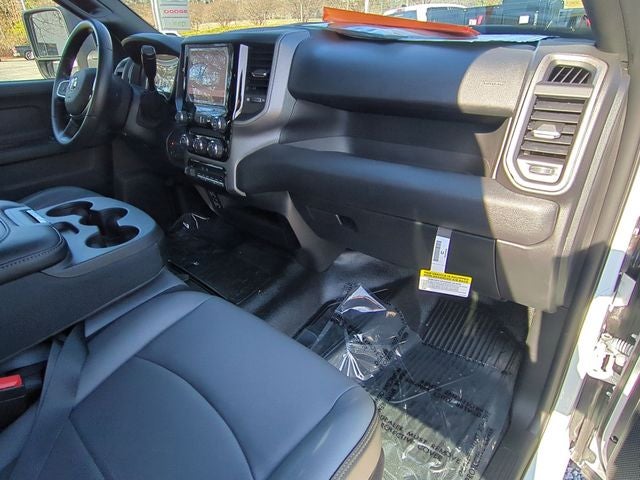 2026 RAM Ram 3500 Chassis Cab RAM 3500 TRADESMAN CREW CAB CHASSIS 4X4 60' CA