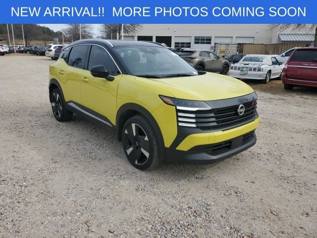 2025 Nissan Kicks SR FWD