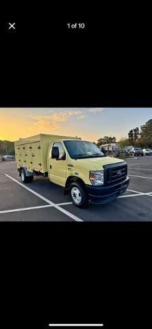 2022 Ford E-450SD Base DRW