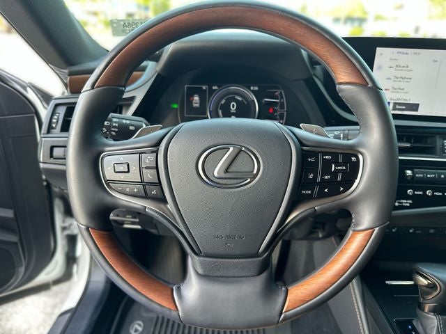 2024 Lexus ES 300h Ultra Luxury