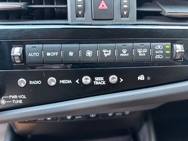 2024 Lexus ES 300h Ultra Luxury