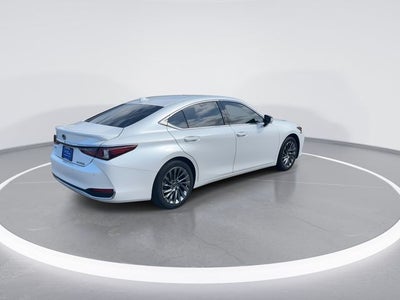 2024 Lexus ES 300h Ultra Luxury
