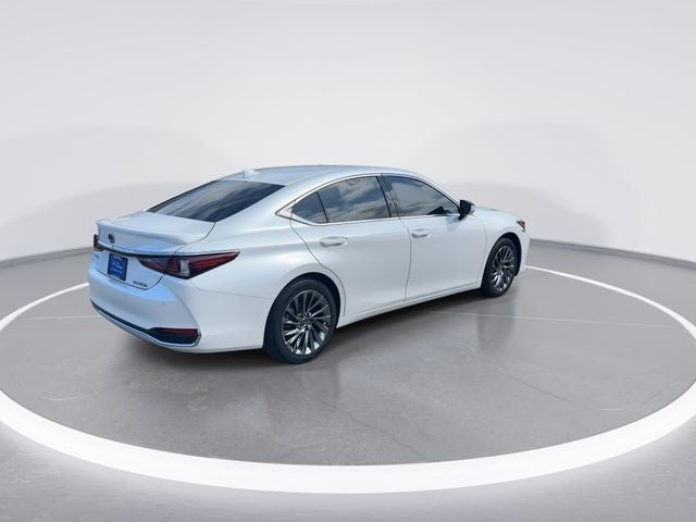 2024 Lexus ES 300h Ultra Luxury