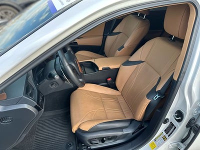 2024 Lexus ES 300h Ultra Luxury