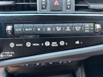 2024 Lexus ES 300h Ultra Luxury