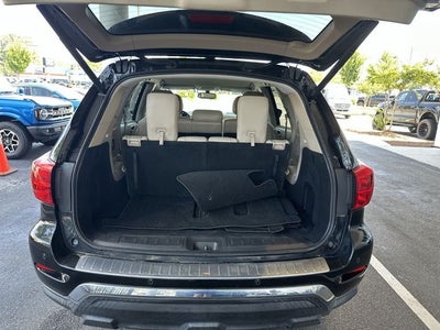 2020 Nissan Pathfinder SL