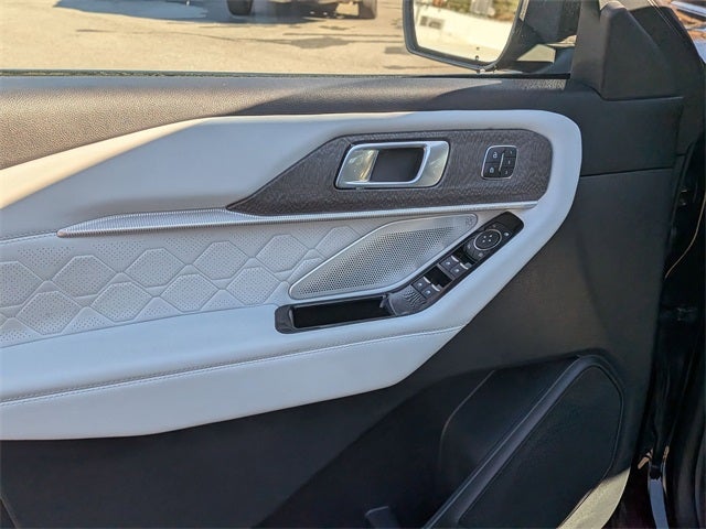 2025 Ford Explorer Platinum ULTIMATE PACKAGE