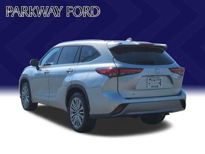 2023 Toyota Highlander Platinum