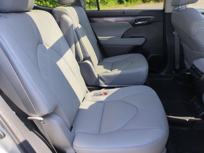 2023 Toyota Highlander Platinum