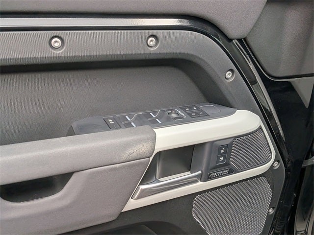 2023 Land Rover Defender 110 X-Dynamic SE