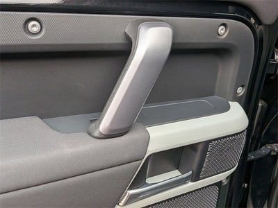 2023 Land Rover Defender 110 X-Dynamic SE