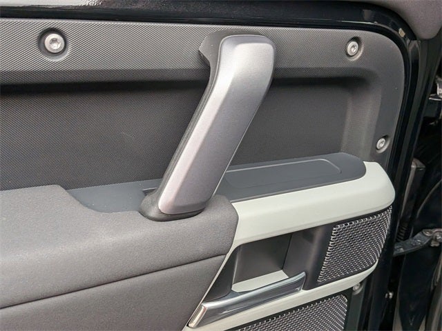 2023 Land Rover Defender 110 X-Dynamic SE