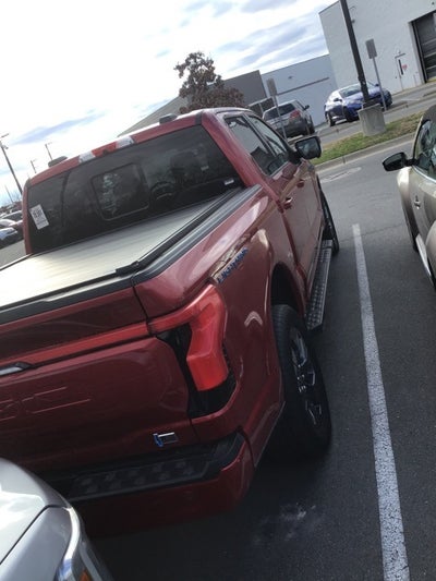 2025 Ford F-150 Lightning Lariat