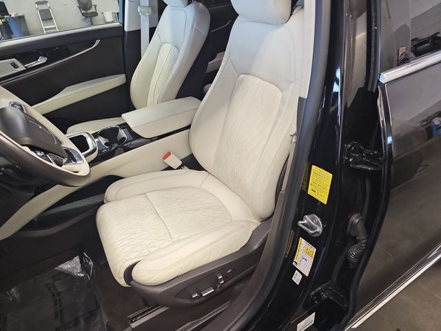 2022 Lincoln Nautilus Black Label