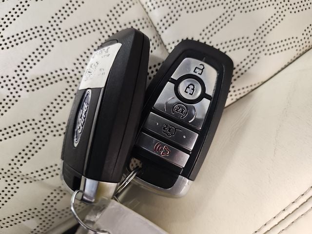 2022 Lincoln Nautilus Black Label