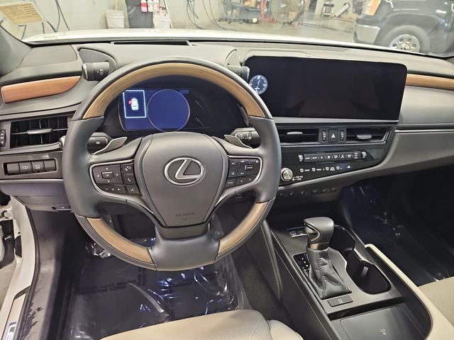 2024 Lexus ES 350 Ultra Luxury