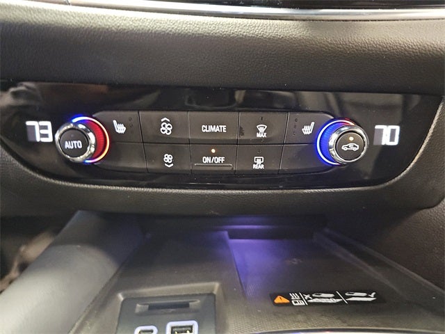 2022 Buick Enclave Essence