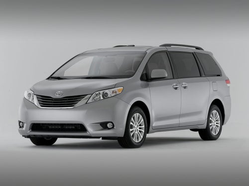 2014 Toyota Sienna XLE 8 Passenger