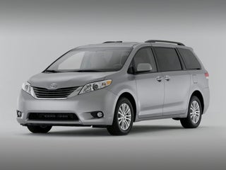 2014 Toyota Sienna XLE 8 Passenger