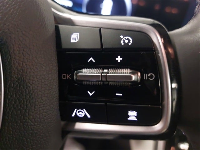 2023 Kia Carnival SX