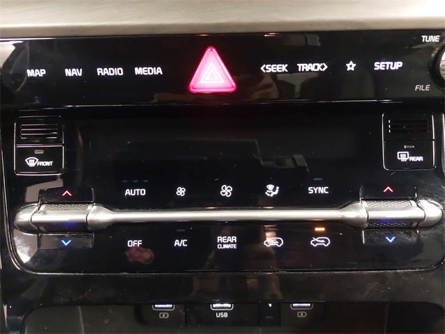 2023 Kia Carnival SX