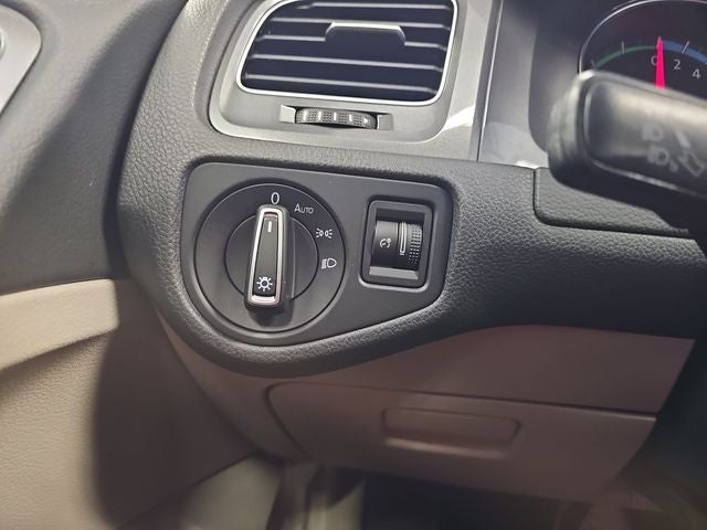 2015 Volkswagen e-Golf SEL Premium