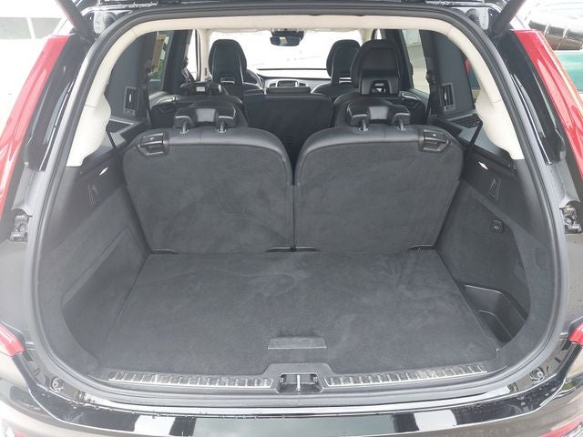 2020 Volvo XC90 T6 Momentum