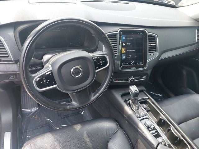 2020 Volvo XC90 T6 Momentum