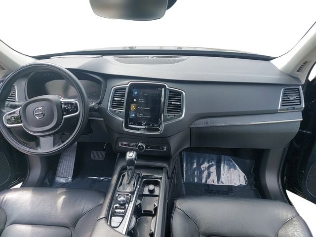 2020 Volvo XC90 T6 Momentum
