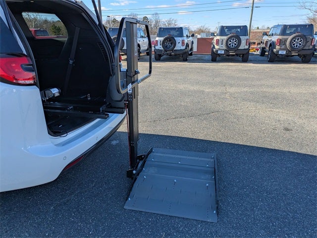 2021 Chrysler Pacifica Touring