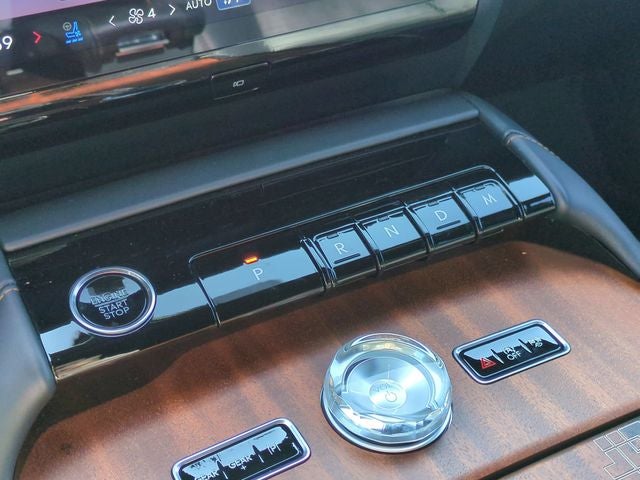 2025 Lincoln Navigator L Black Label