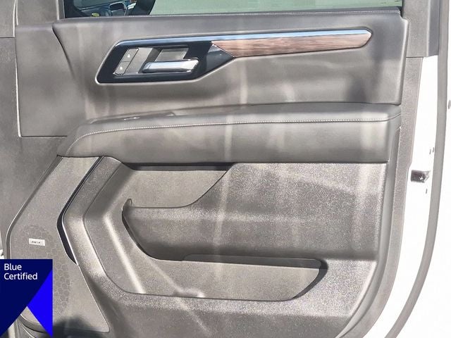 2025 Chevrolet Suburban LT