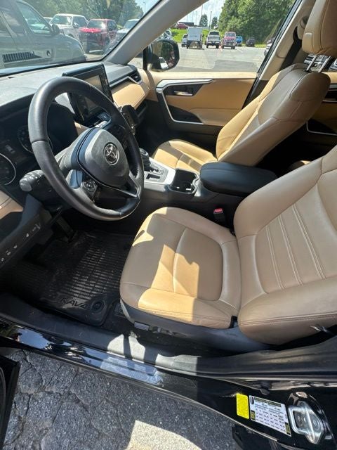 2022 Toyota RAV4 XLE Premium