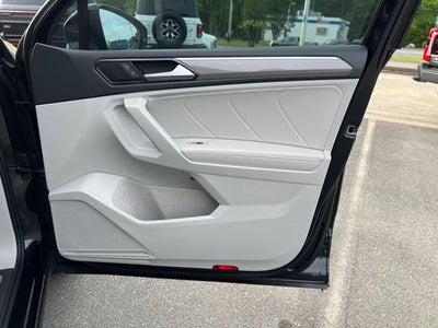 2024 Volkswagen Tiguan 2.0T SE R-Line Black