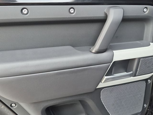 2024 Land Rover Defender 110 SE