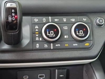 2024 Land Rover Defender 110 SE