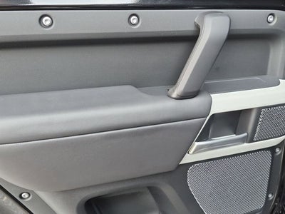 2024 Land Rover Defender 110 SE