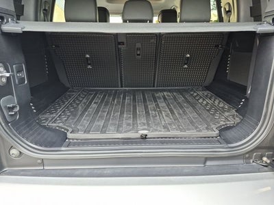 2024 Land Rover Defender 110 SE