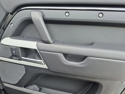 2024 Land Rover Defender 110 SE