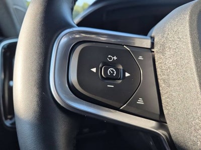 2024 Volvo XC40 B5 Plus Bright Theme