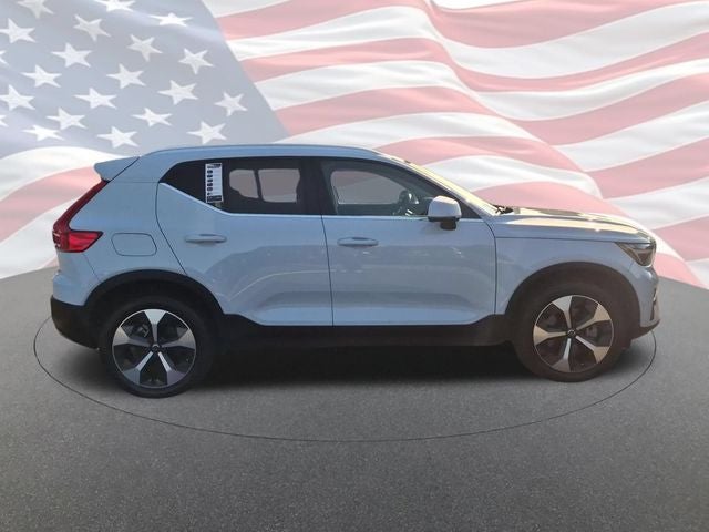 2024 Volvo XC40 B5 Plus Bright Theme