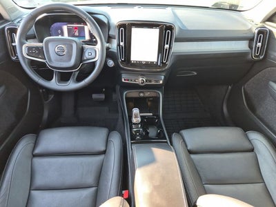2024 Volvo XC40 B5 Plus Bright Theme
