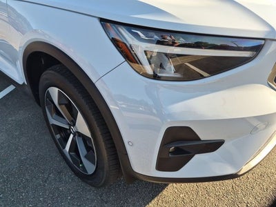 2024 Volvo XC40 B5 Plus Bright Theme