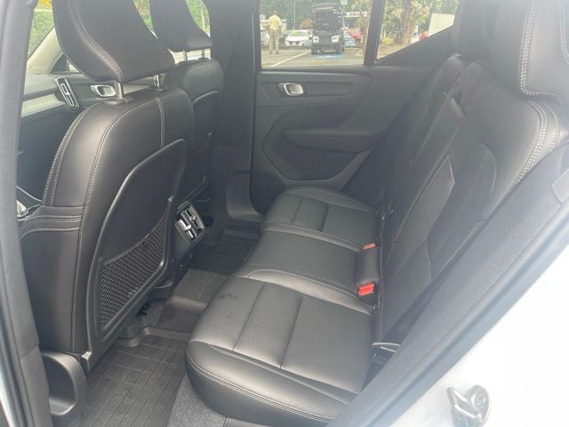 2024 Volvo XC40 B5 Plus Bright Theme