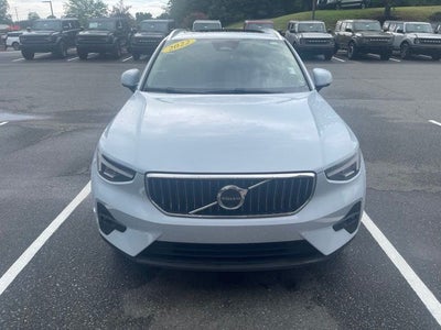 2024 Volvo XC40 B5 Plus Bright Theme