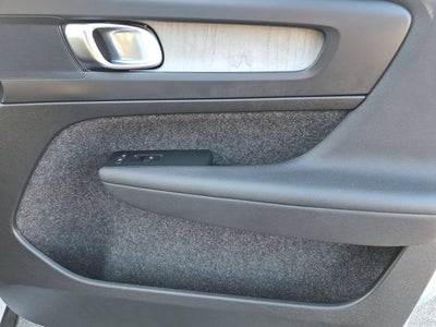 2024 Volvo XC40 B5 Plus Bright Theme