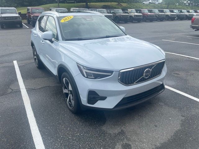 2024 Volvo XC40 B5 Plus Bright Theme