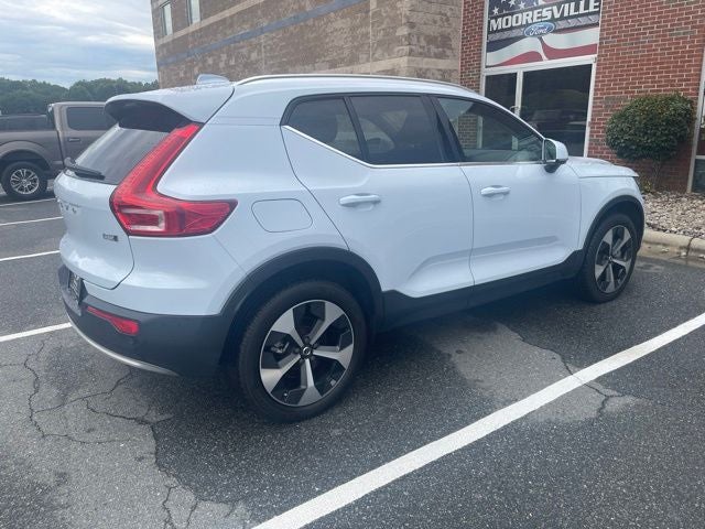 2024 Volvo XC40 B5 Plus Bright Theme